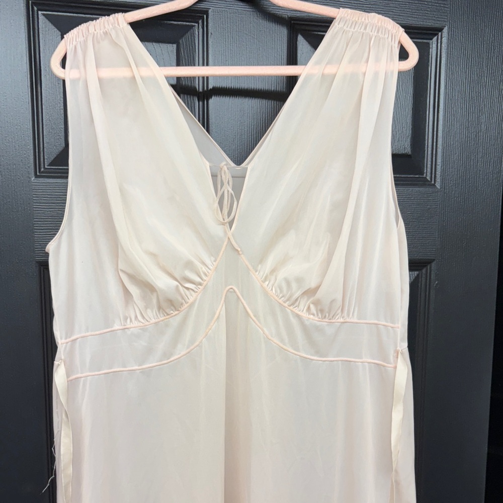 Women's pink vanity fair Sheer V-Neck Slip Dress size 42 xl